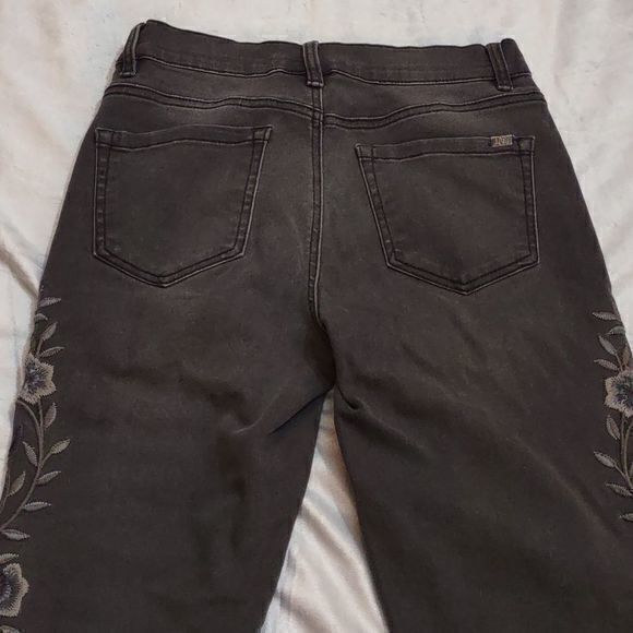 DG2 Skinny Jeans Stretch Leggings with Embroidery Sz 4P - Picture 6 of 10